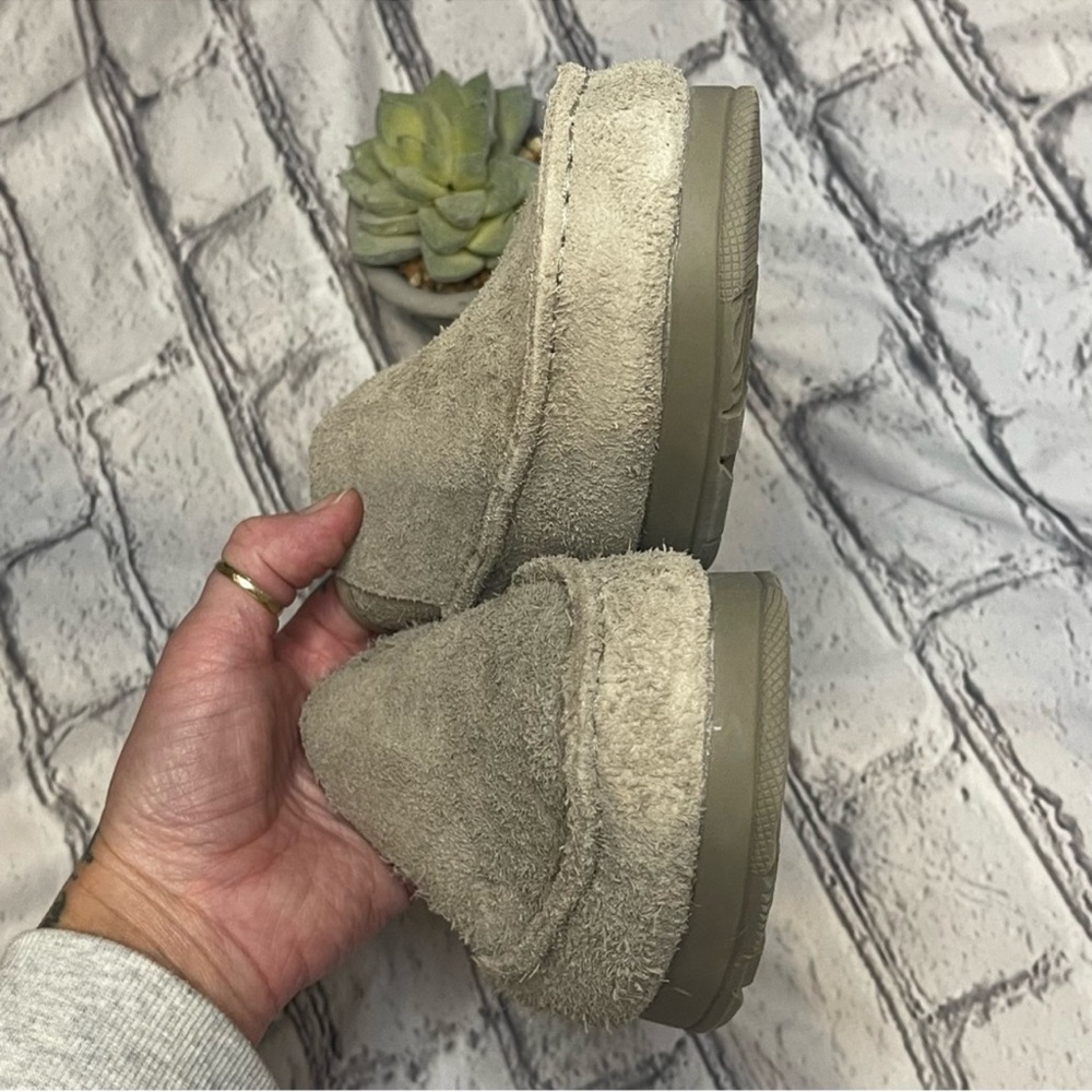 Sperry Slip On Suede Shoes - Picture 6 of 7